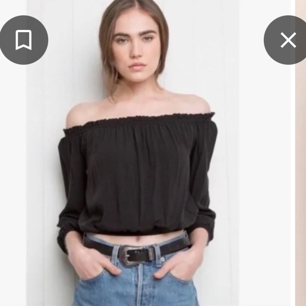 Brandy Melville black long sleeve‎ crop top with elastic waist band. One size